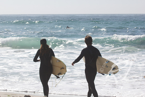 Surfing is better with a friend!