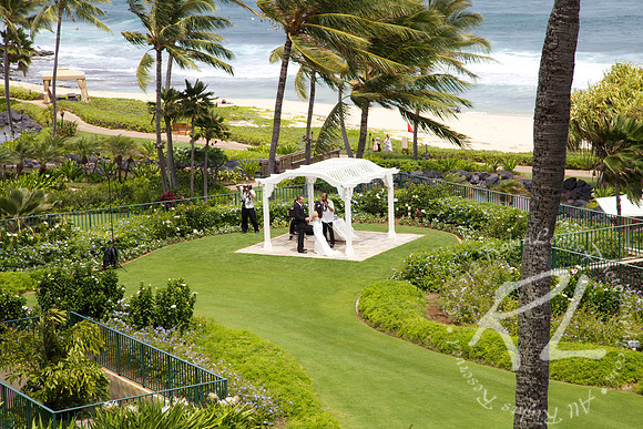 Beach wedding in Kauai